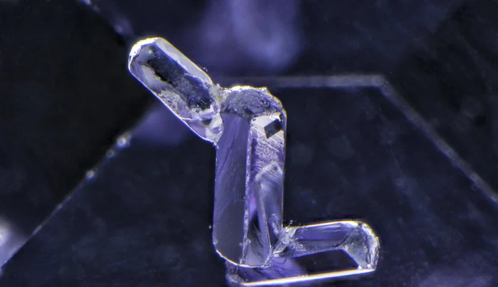 Fluorapatite prisms